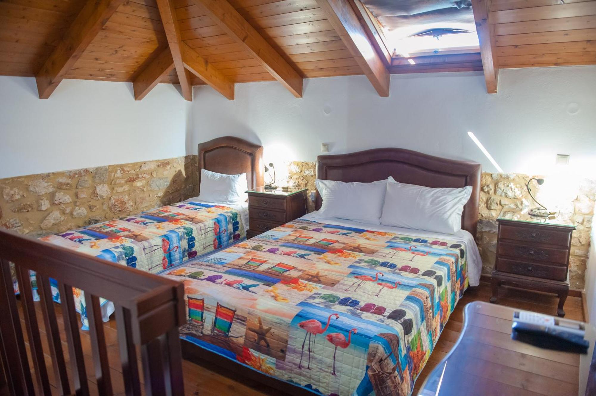 Seafront Stone Suites 沃尼扎 外观 照片