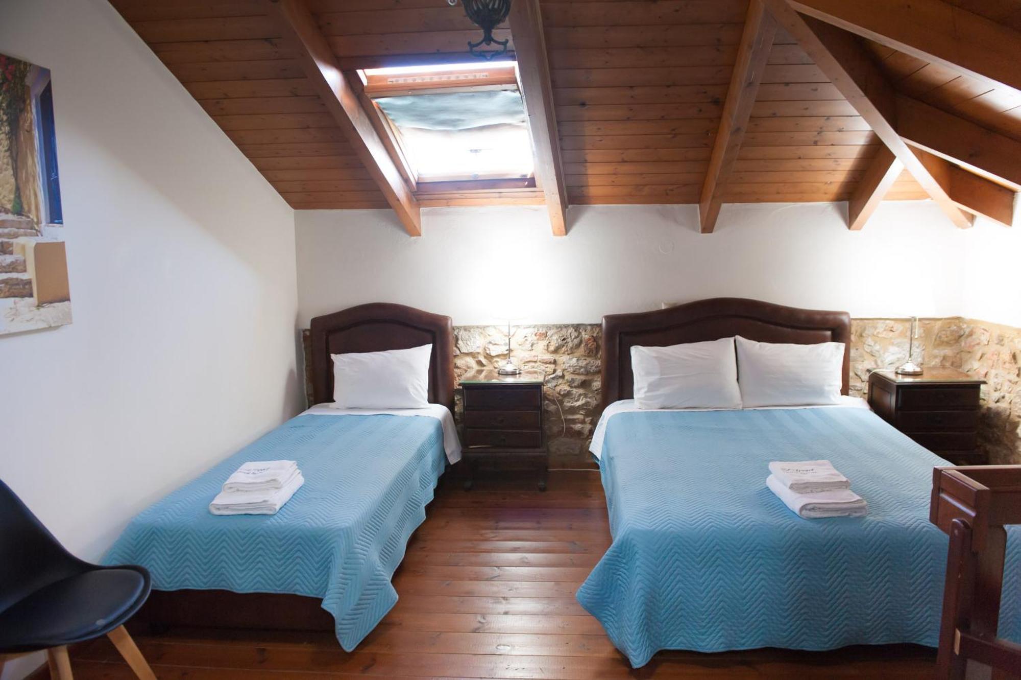 Seafront Stone Suites 沃尼扎 外观 照片